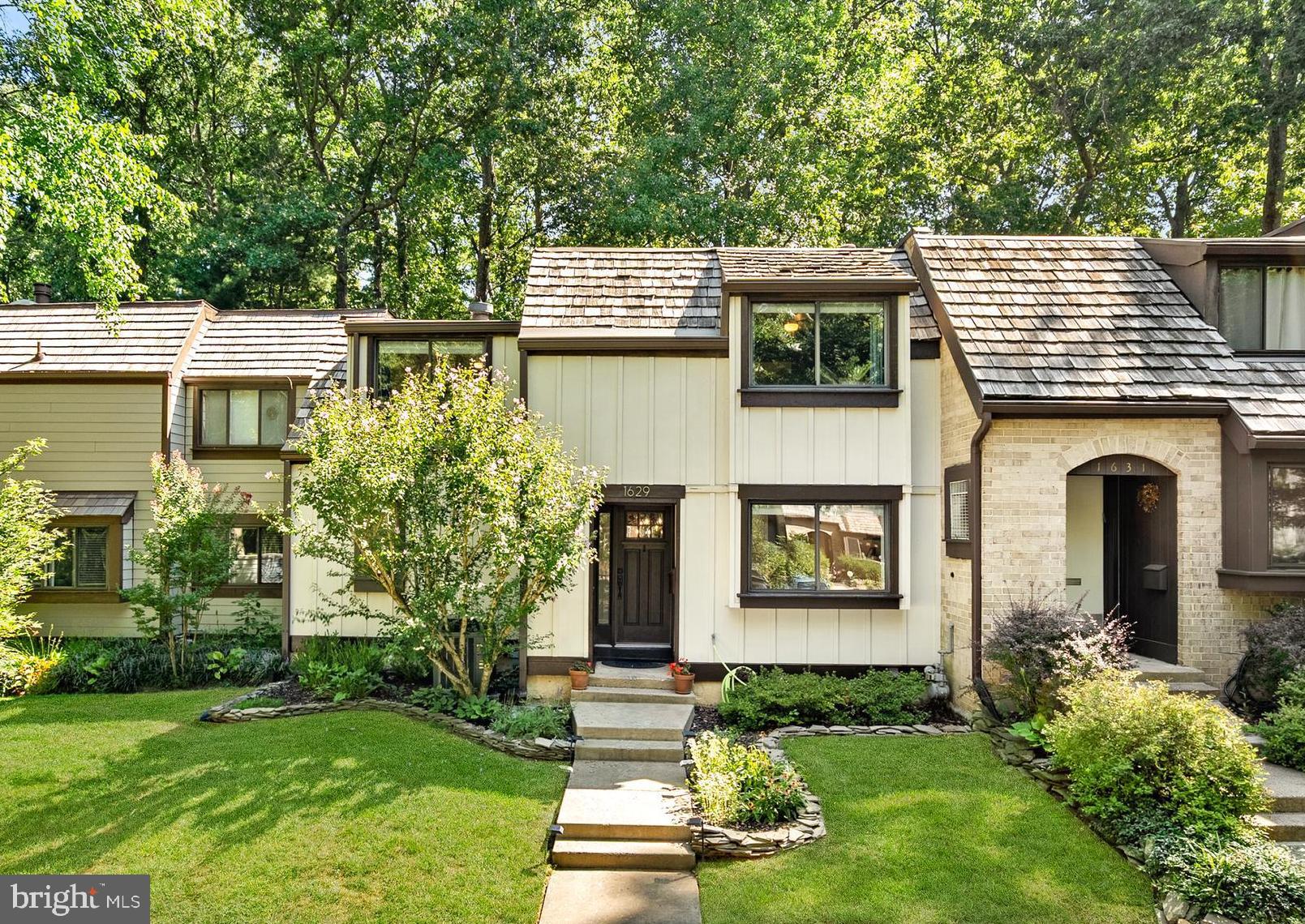 1629 Bentana Way Reston, VA 20190 - Photo 1 of 52 Gallery Image 1