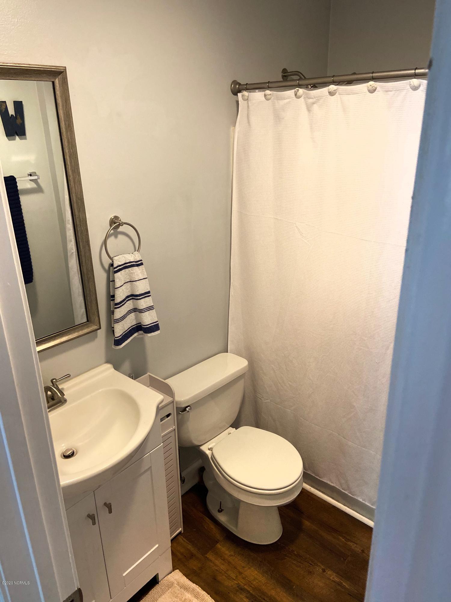 400 Hidden Valley Road Wilmington, NC 28409 - Photo 13 of 15 bath2