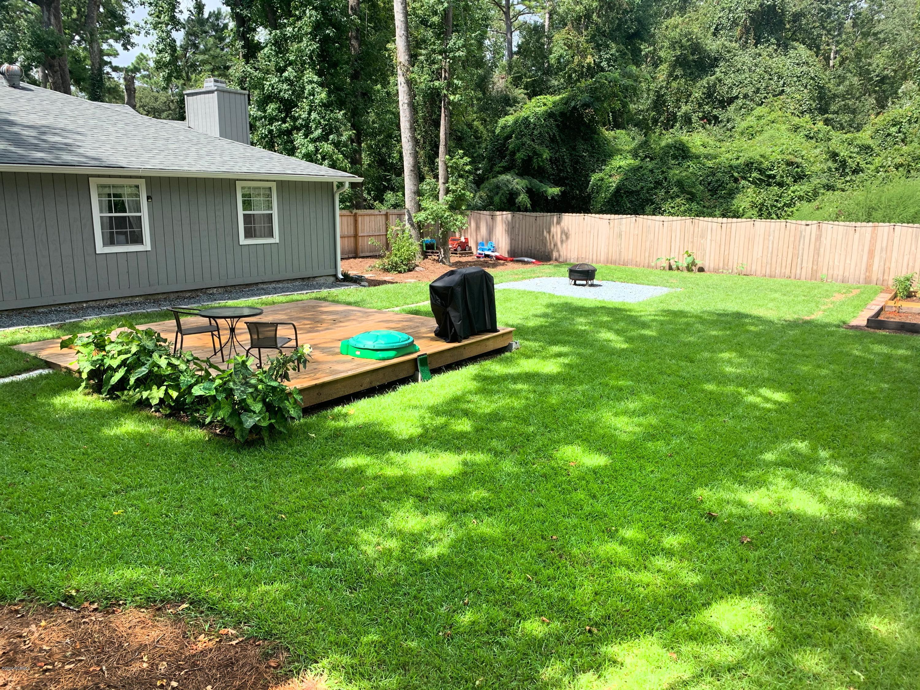 400 Hidden Valley Road Wilmington, NC 28409 - Photo 14 of 15 backyard2