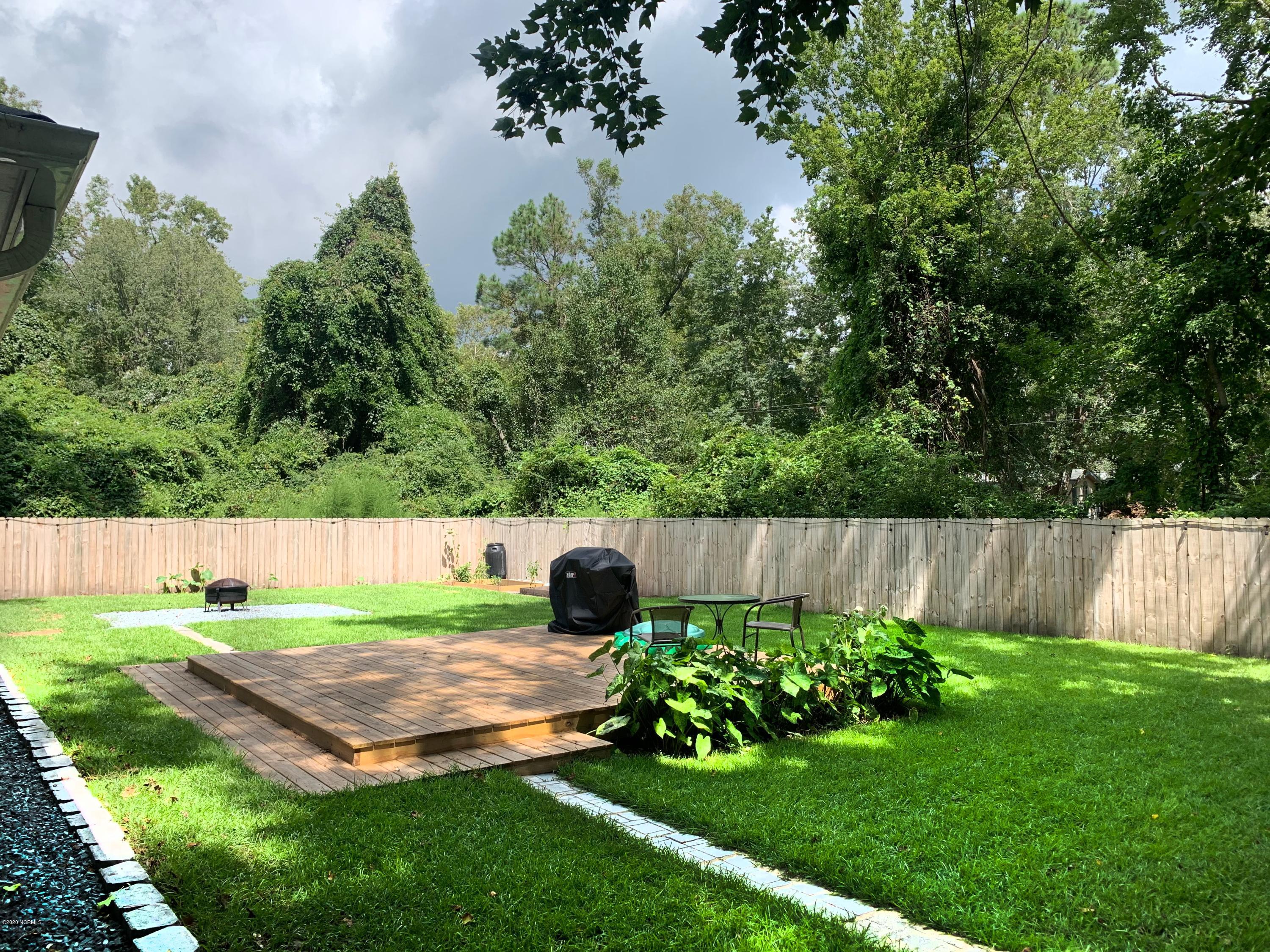 400 Hidden Valley Road Wilmington, NC 28409 - Photo 15 of 15 backyard1