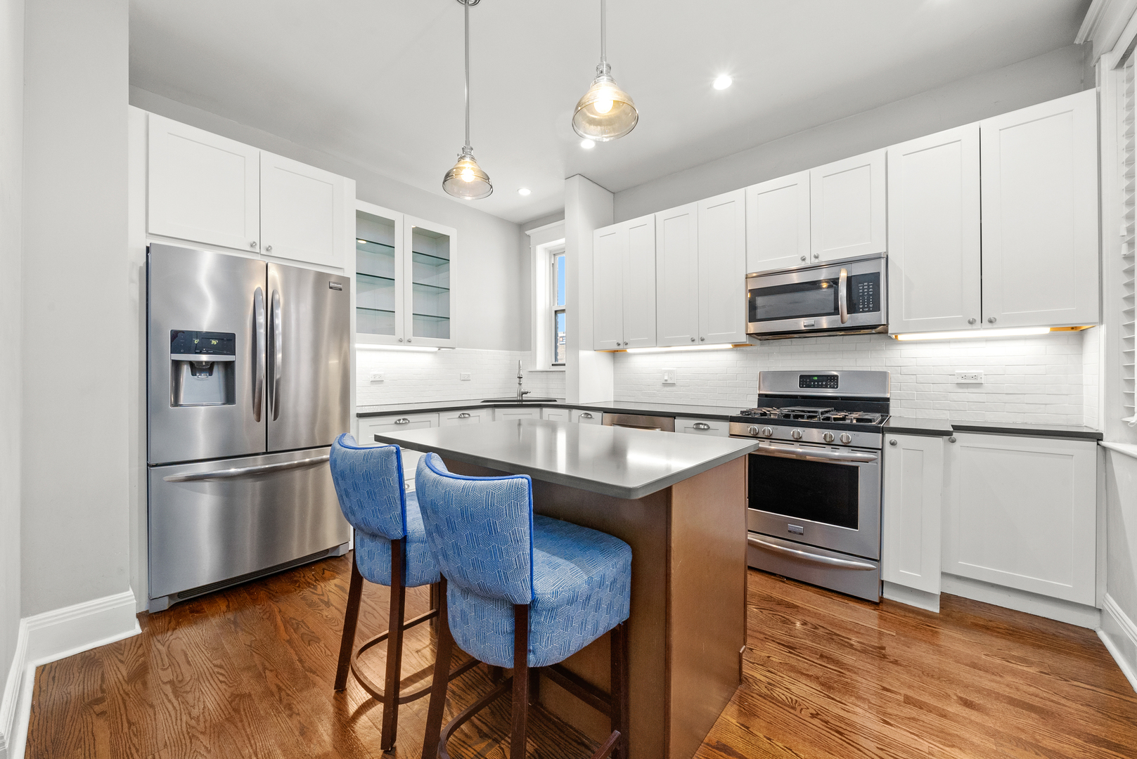 823 West Diversey Parkway, Unit 2 Chicago, IL 60614 - Photo 3 of 27