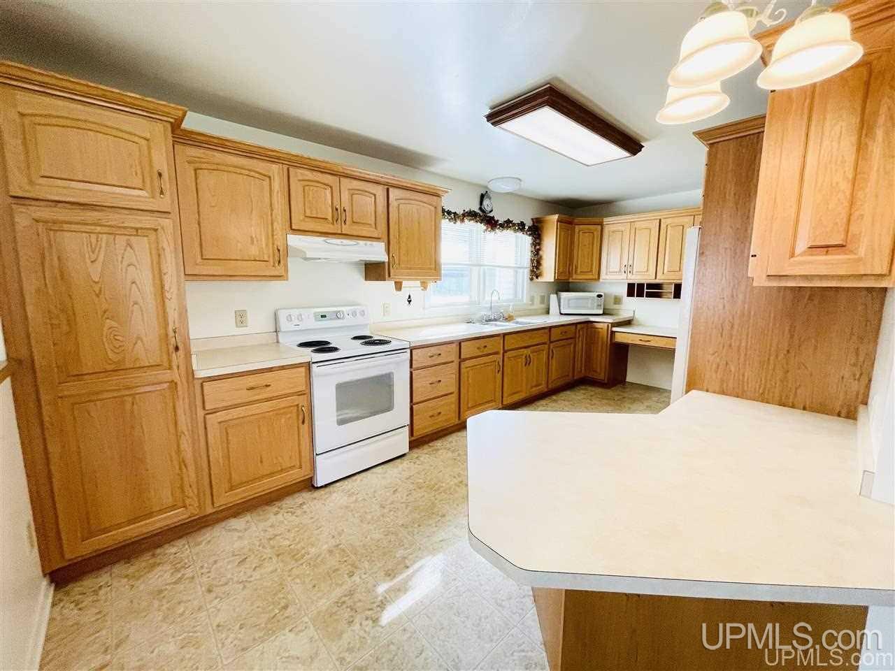 2485 F Road Bark River, MI 49807 - Photo 13 of 30