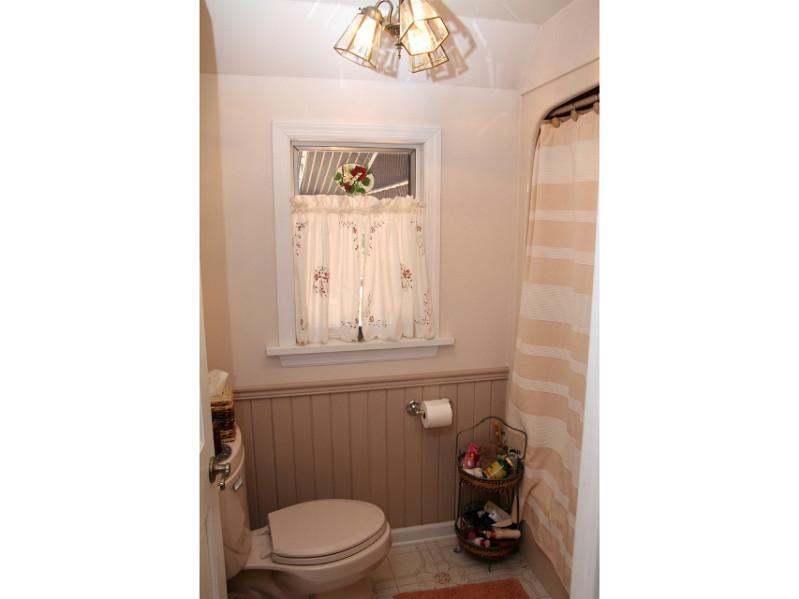 115 Chubbic Road Canonsburg, PA 15317 - Photo 12 of 25 Full Bath. FIRST FLOOR FULL BATH CONNECTING BEDROOM