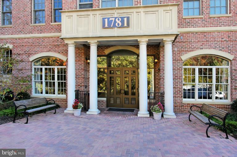 1781 Chain Bridge Road, Unit 102 McLean, VA 22102 - Photo 1 of 30 Exterior (Front)