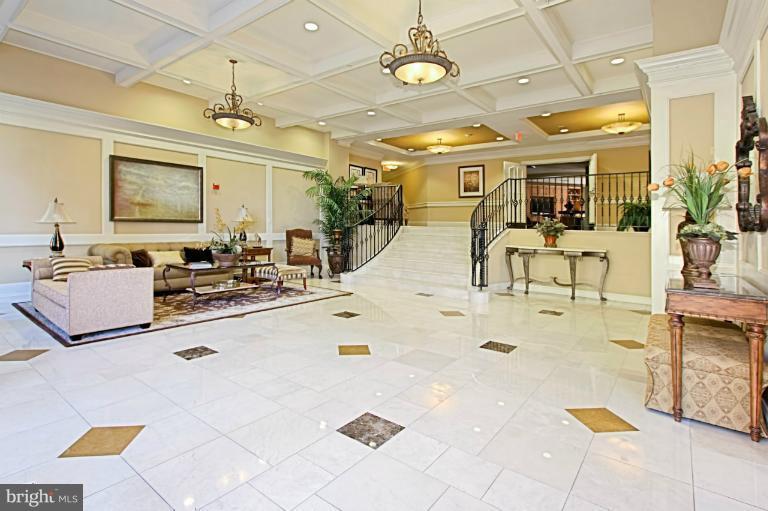 1781 Chain Bridge Road, Unit 102 McLean, VA 22102 - Photo 2 of 30 Community