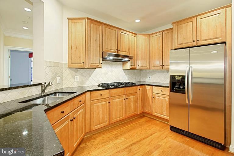 1781 Chain Bridge Road, Unit 102 McLean, VA 22102 - Photo 14 of 30 Kitchen