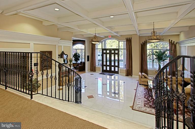 1781 Chain Bridge Road, Unit 102 McLean, VA 22102 - Photo 3 of 30 Community