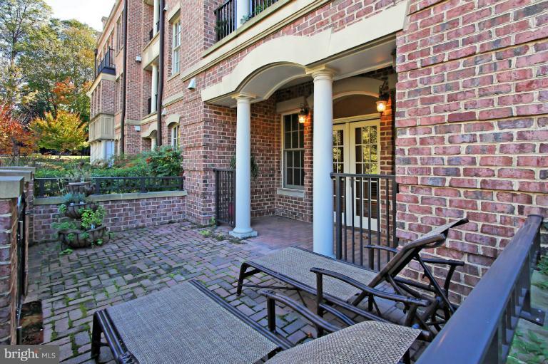 1781 Chain Bridge Road, Unit 102 McLean, VA 22102 - Photo 24 of 30 Exterior (Rear)