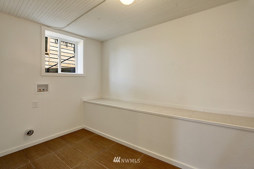 5903 19th Avenue South Seattle, WA 98108 - Photo 13 of 18