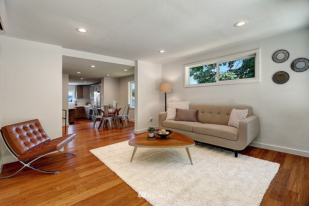 5903 19th Avenue South Seattle, WA 98108 - Photo 3 of 18