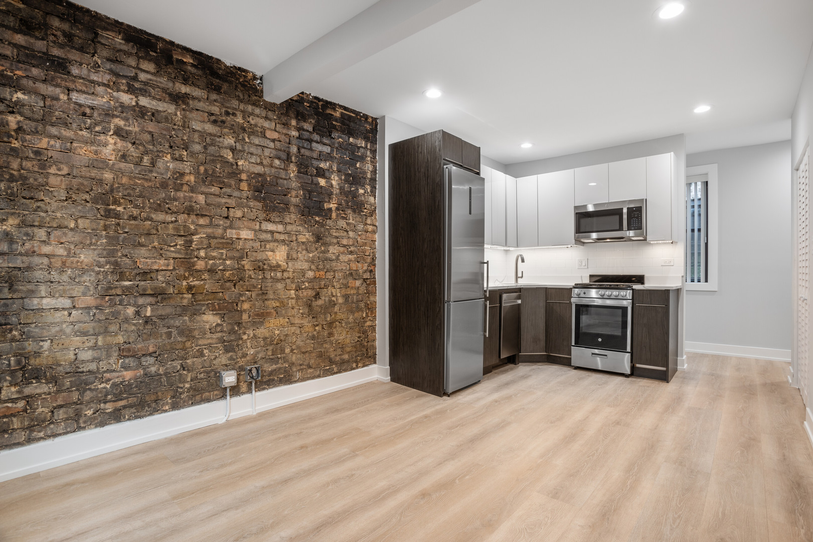 1554 West Juneway Terrace, Unit 2I Chicago, IL 60626 - Photo 4 of 18