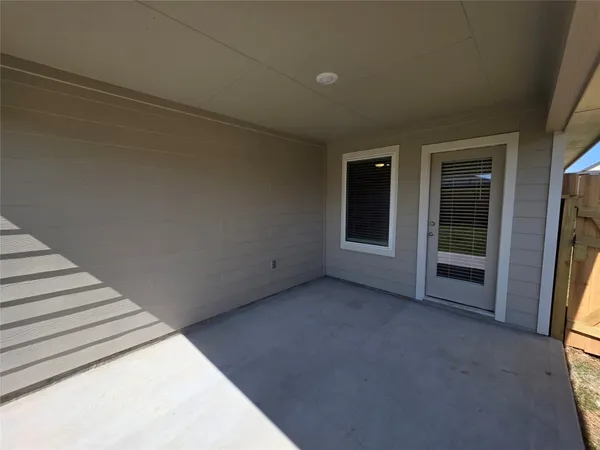 $2,350 | 31111 Winchester Falls, Fulshear, TX 77441