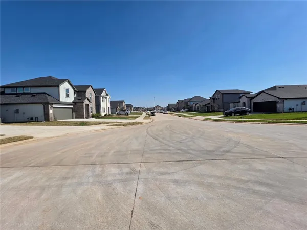 $2,350 | 31111 Winchester Falls, Fulshear, TX 77441