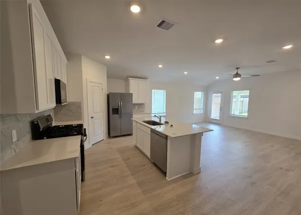 $2,350 | 31111 Winchester Falls, Fulshear, TX 77441