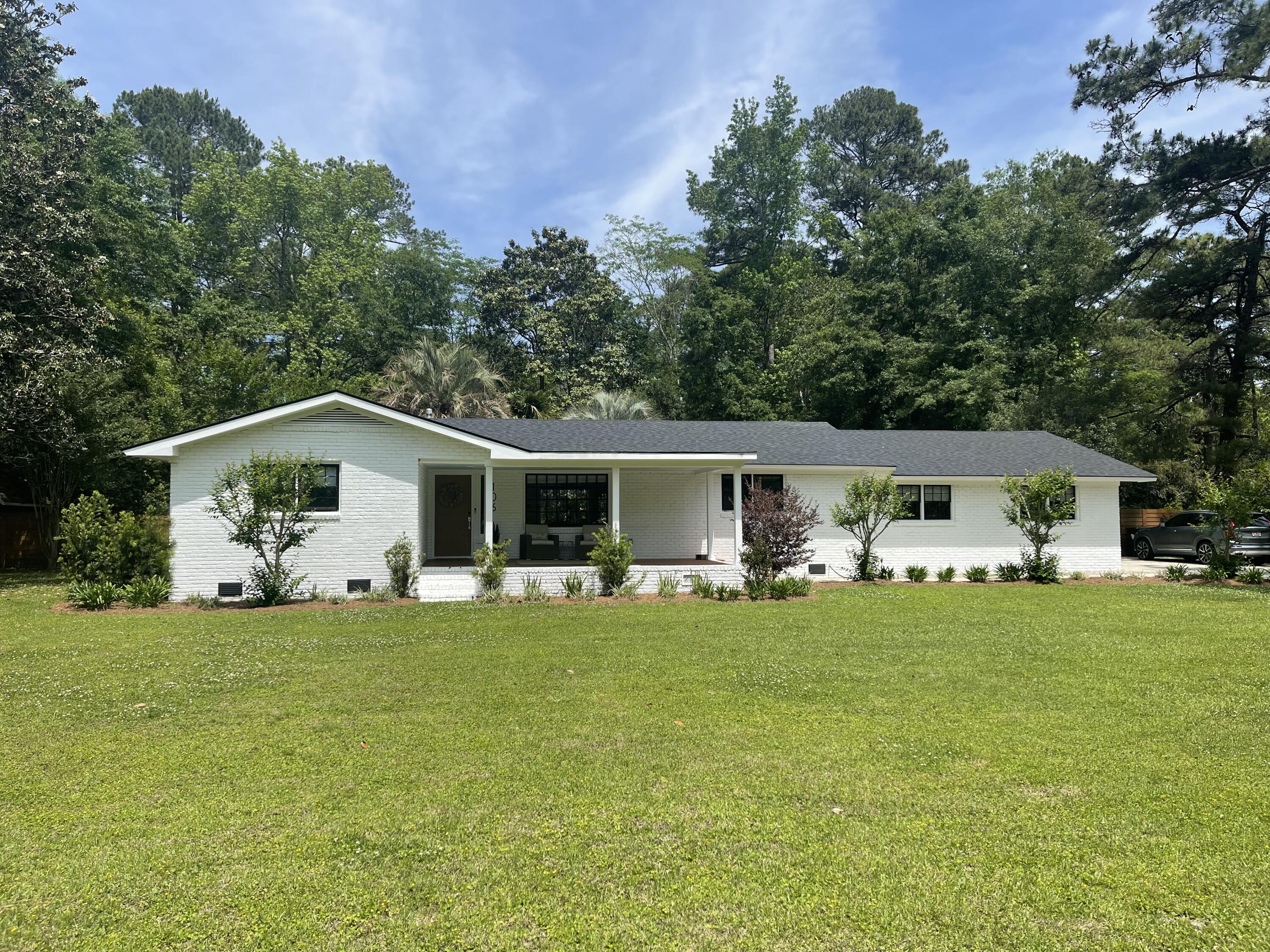 106 Reynolds Road Summerville, SC 29483 - Photo 2 of 29 IMG_8266