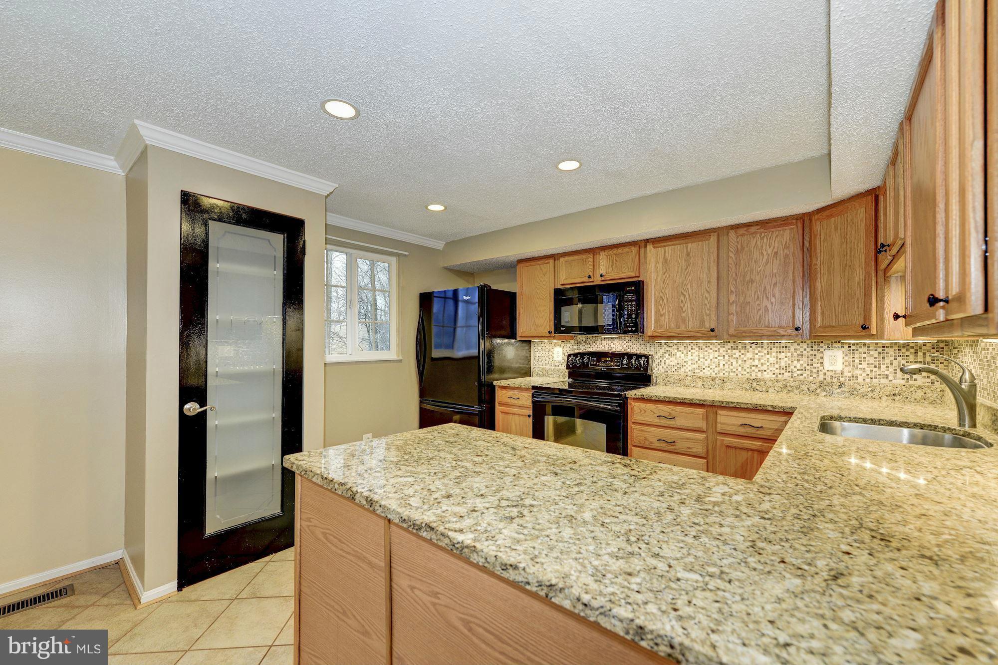 8675 Bent Arrow Court Springfield, VA 22153 - Photo 11 of 30 Kitchen