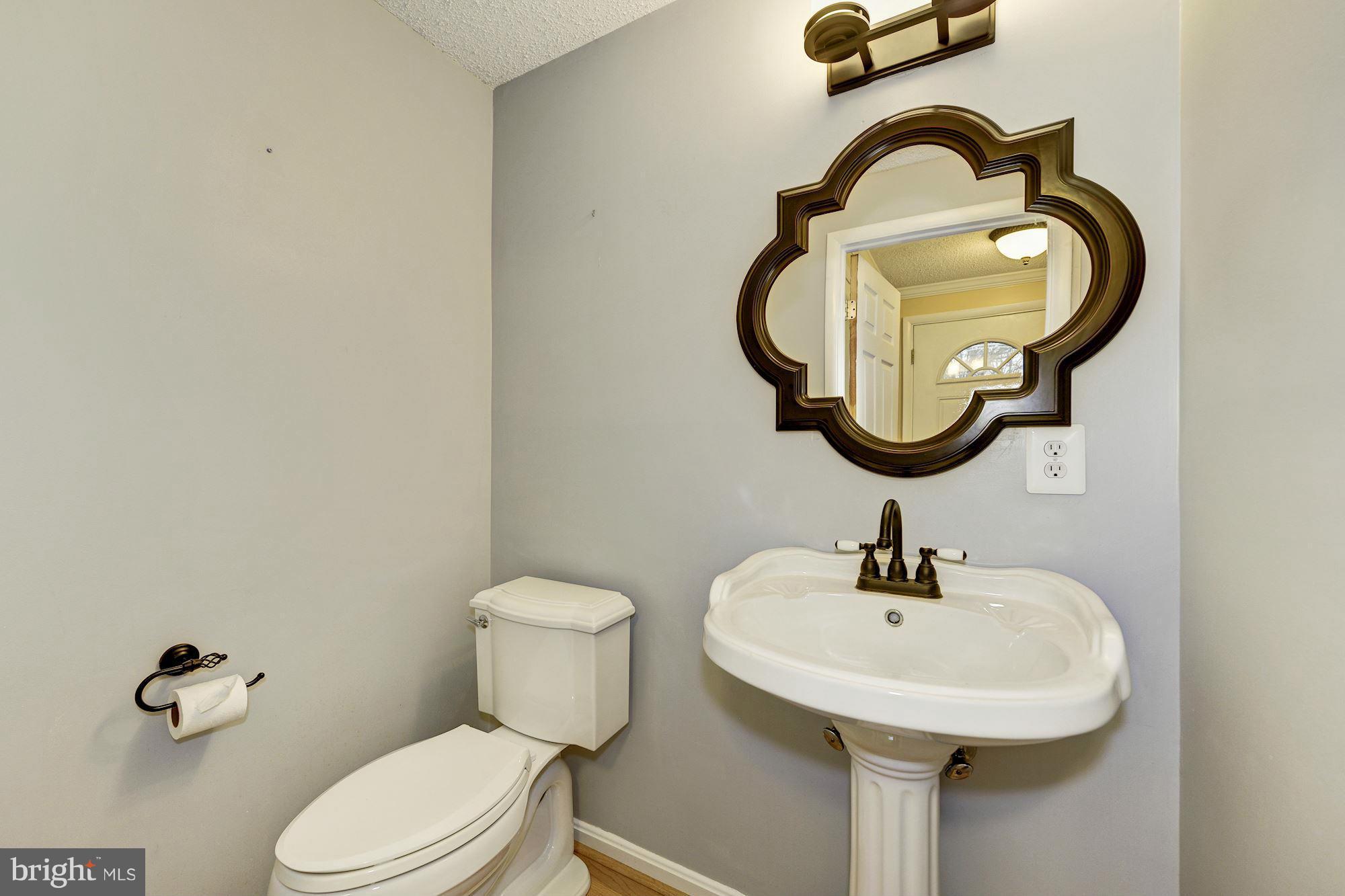 8675 Bent Arrow Court Springfield, VA 22153 - Photo 12 of 30 Bath