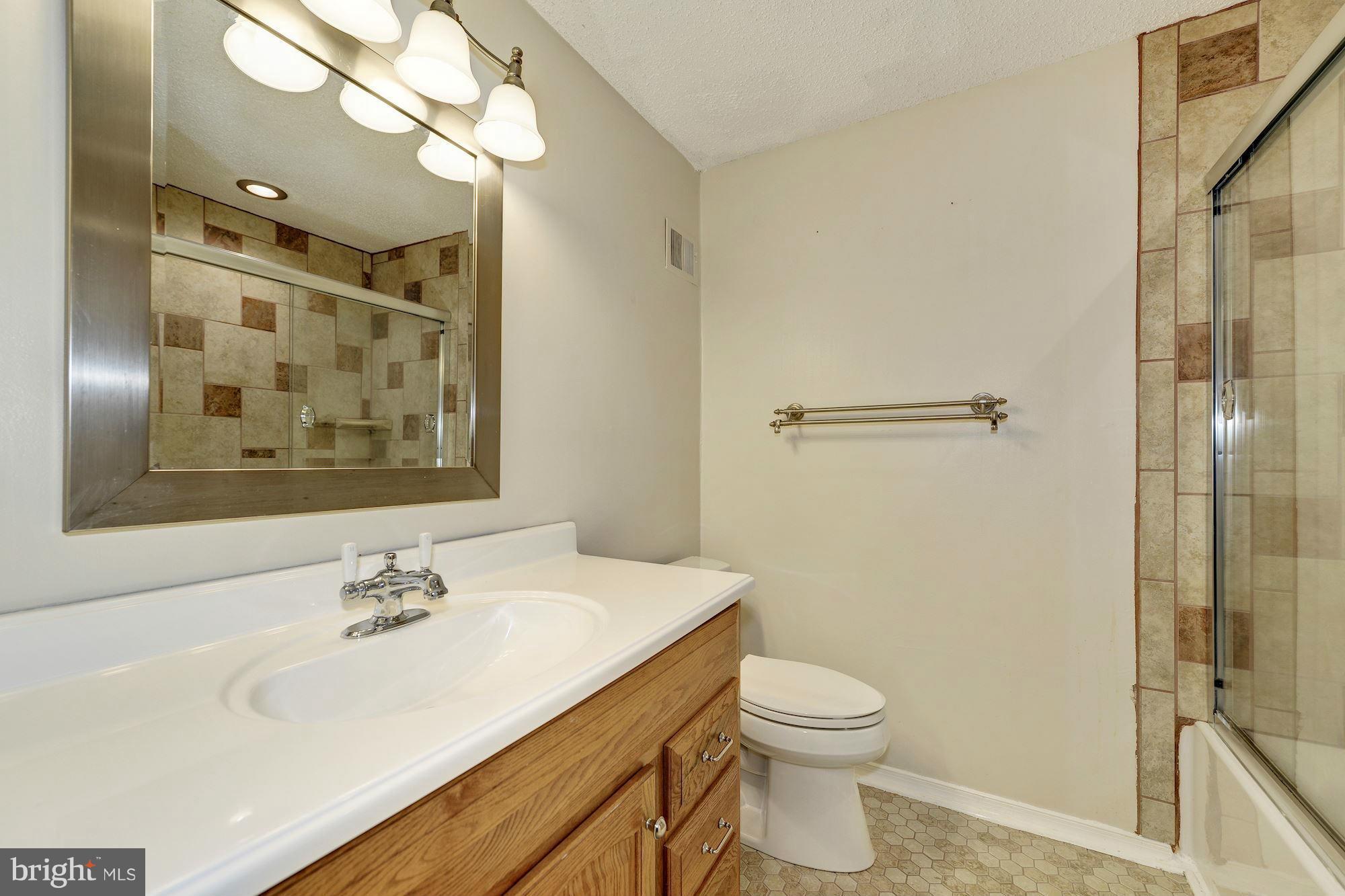 8675 Bent Arrow Court Springfield, VA 22153 - Photo 21 of 30 Bath