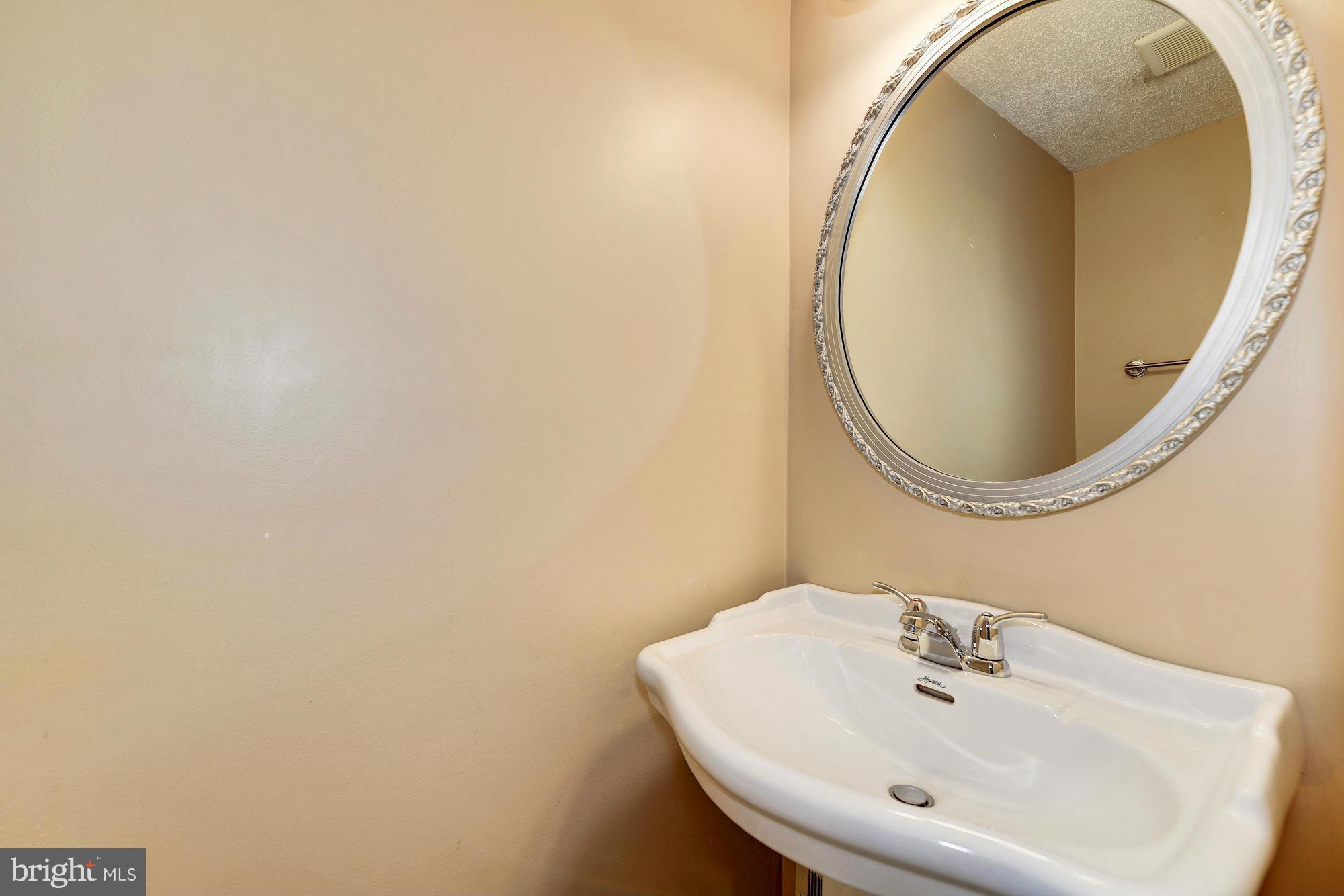 8675 Bent Arrow Court Springfield, VA 22153 - Photo 25 of 30 Bath
