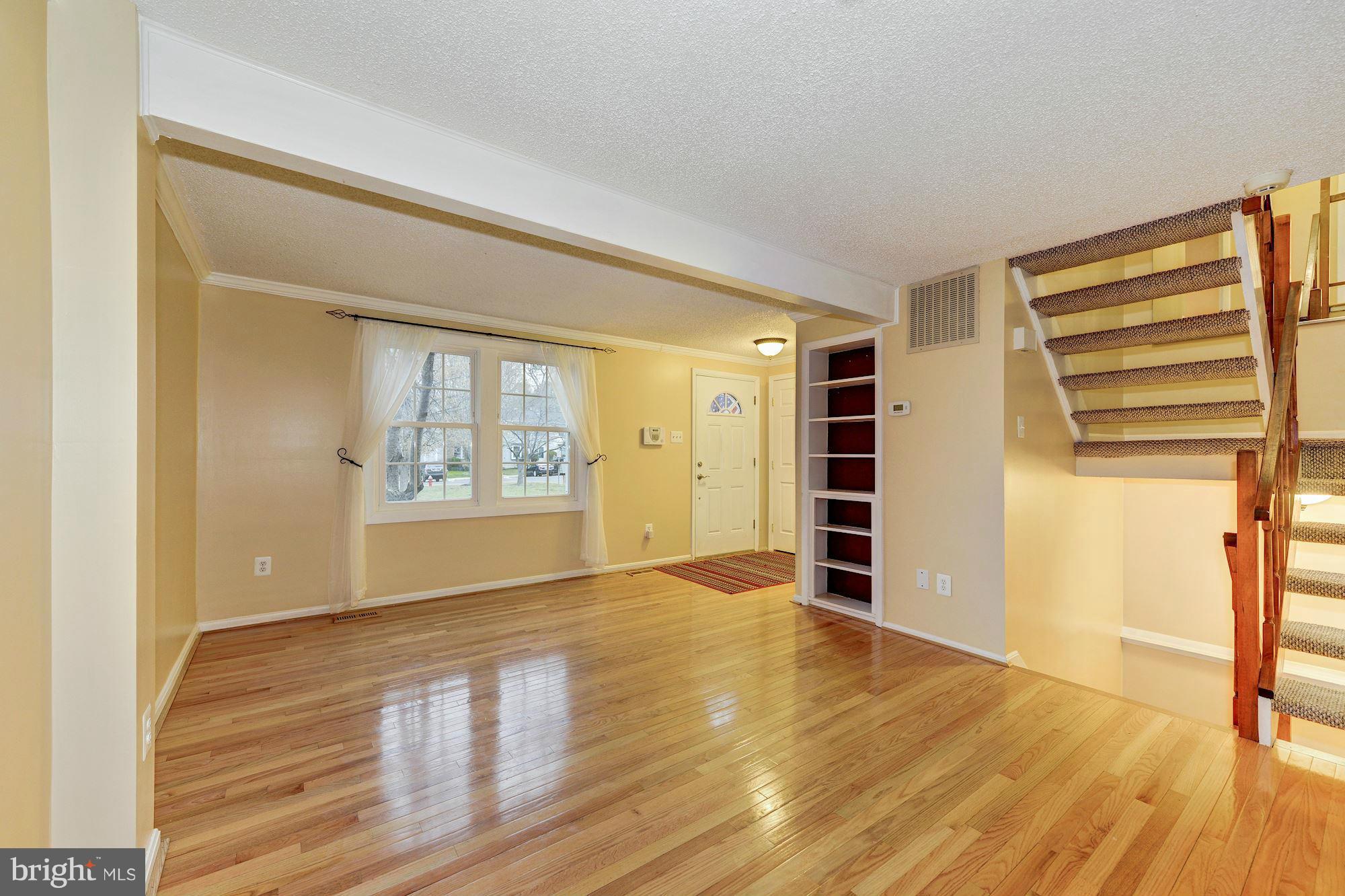 8675 Bent Arrow Court Springfield, VA 22153 - Photo 6 of 30 Living Room
