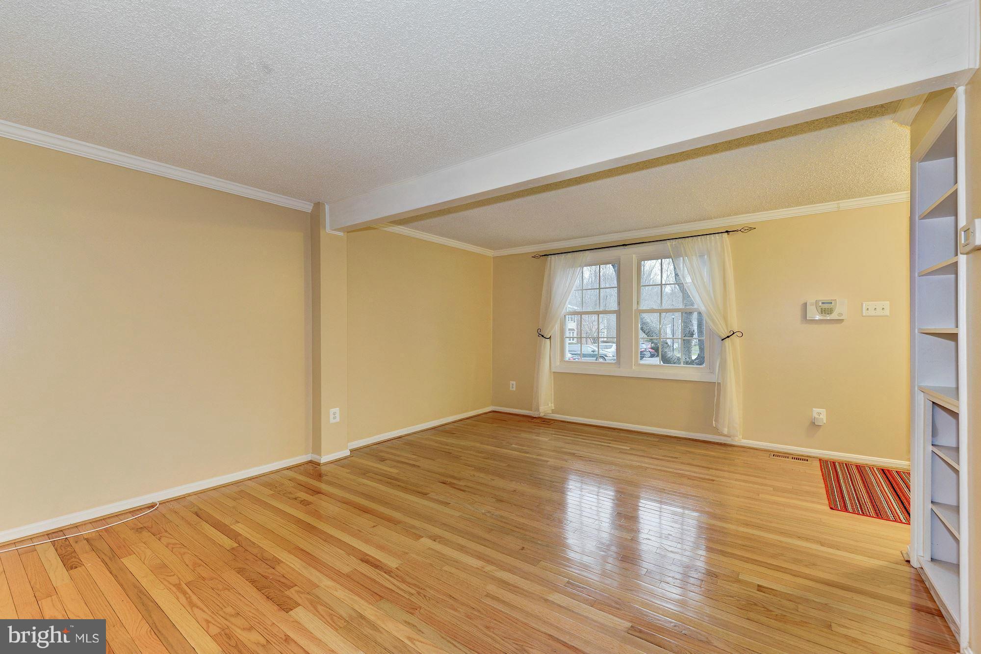 8675 Bent Arrow Court Springfield, VA 22153 - Photo 7 of 30 Living Room