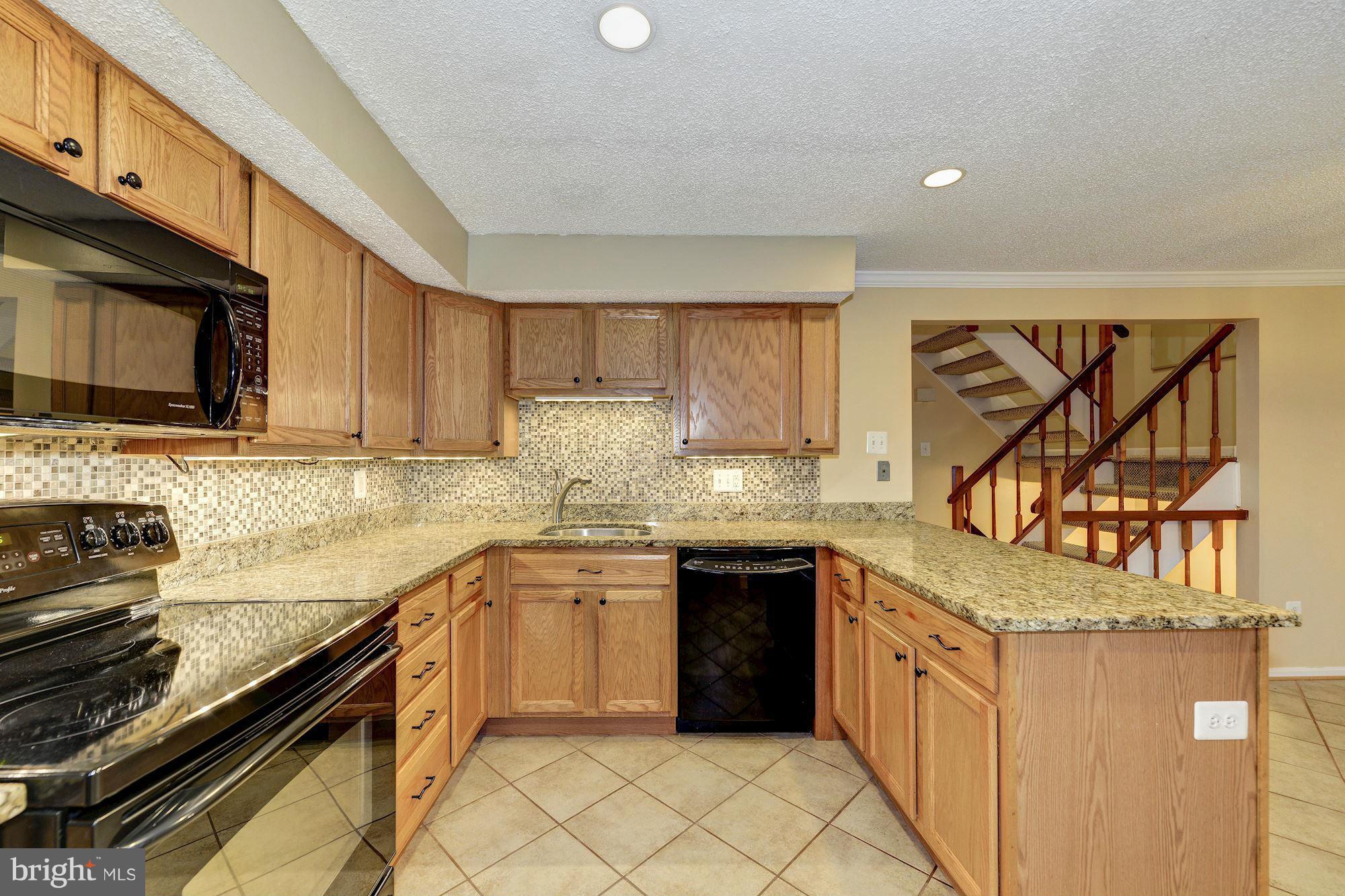 8675 Bent Arrow Court Springfield, VA 22153 - Photo 10 of 30 Kitchen