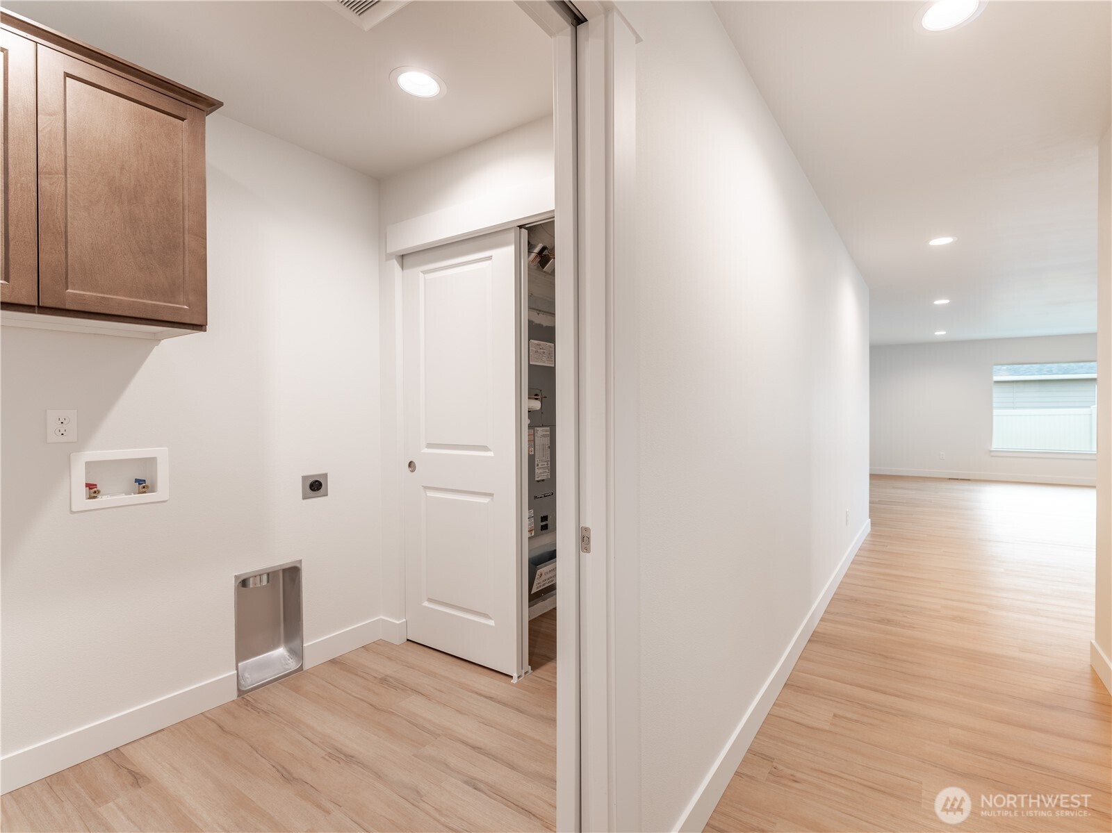 104 Salmon Drive Wenatchee, WA 98801 - Photo 27 of 35 a view of a hallway with wooden floor