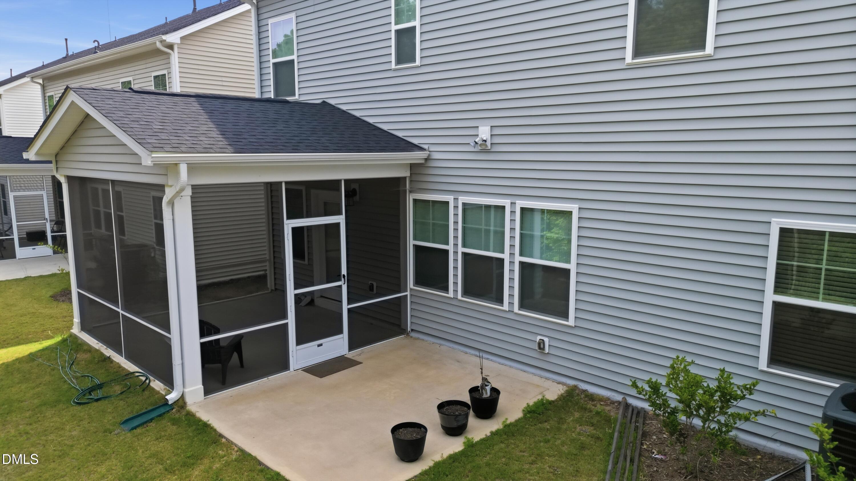 544 Tanner Lk Lane Raleigh, NC 27610 - Photo 4 of 43