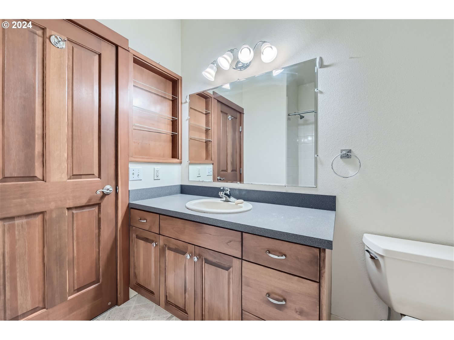 32468 East Bell Road Corbett, OR 97019 - Photo 15 of 41 Gallery Image 15