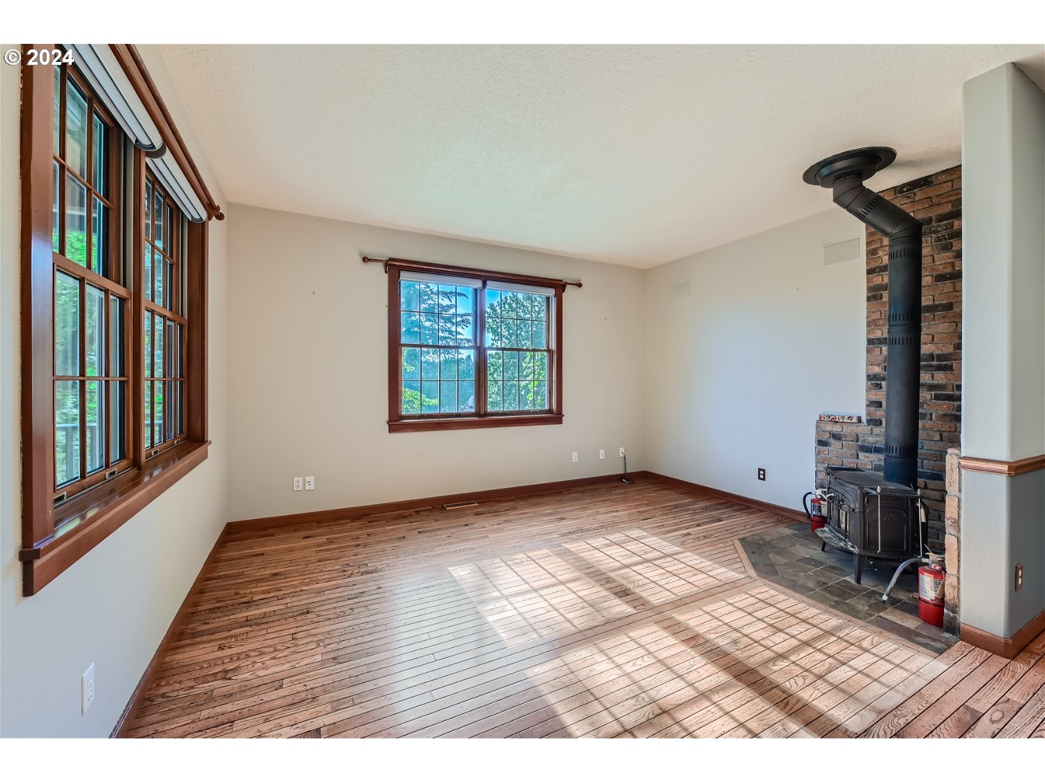 32468 East Bell Road Corbett, OR 97019 - Photo 5 of 41 Gallery Image 5