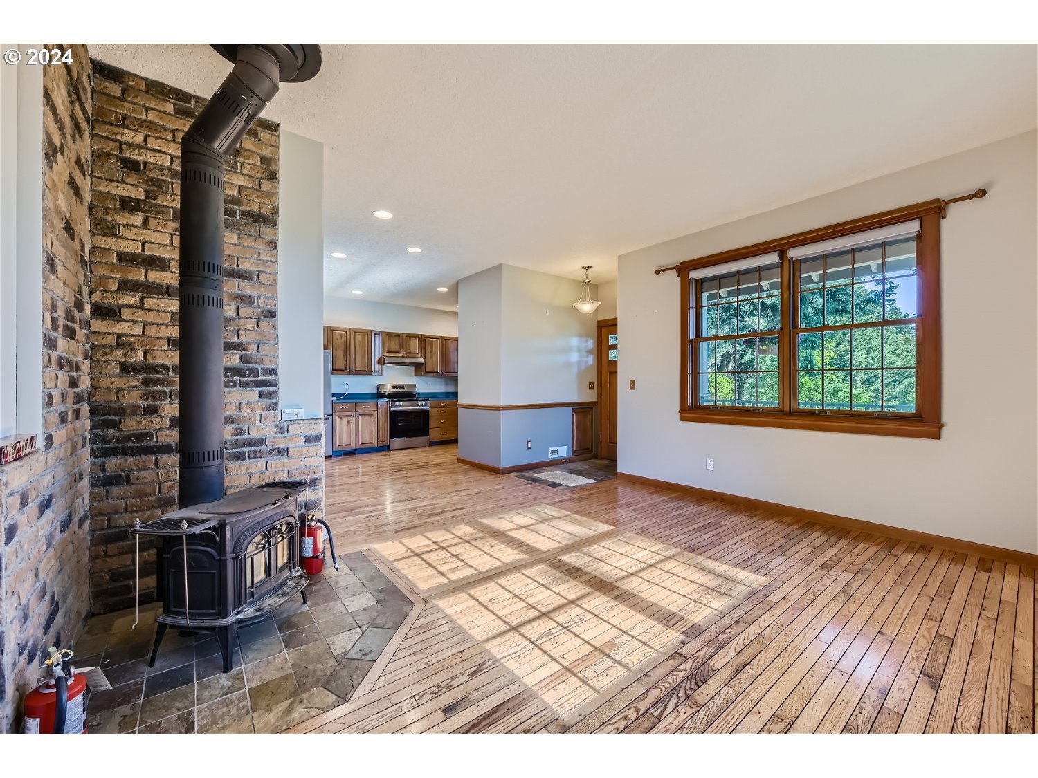 32468 East Bell Road Corbett, OR 97019 - Photo 6 of 41 Gallery Image 6