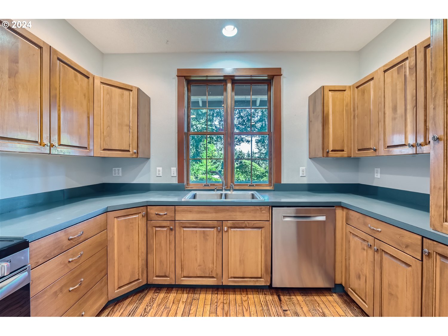 32468 East Bell Road Corbett, OR 97019 - Photo 10 of 41 Gallery Image 10