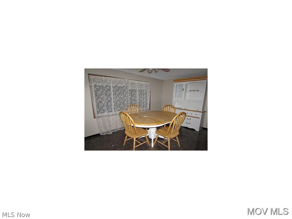 16204 Middle Island Rd Union West Union, WV 26456 - Photo 3 of 9 Dining Room