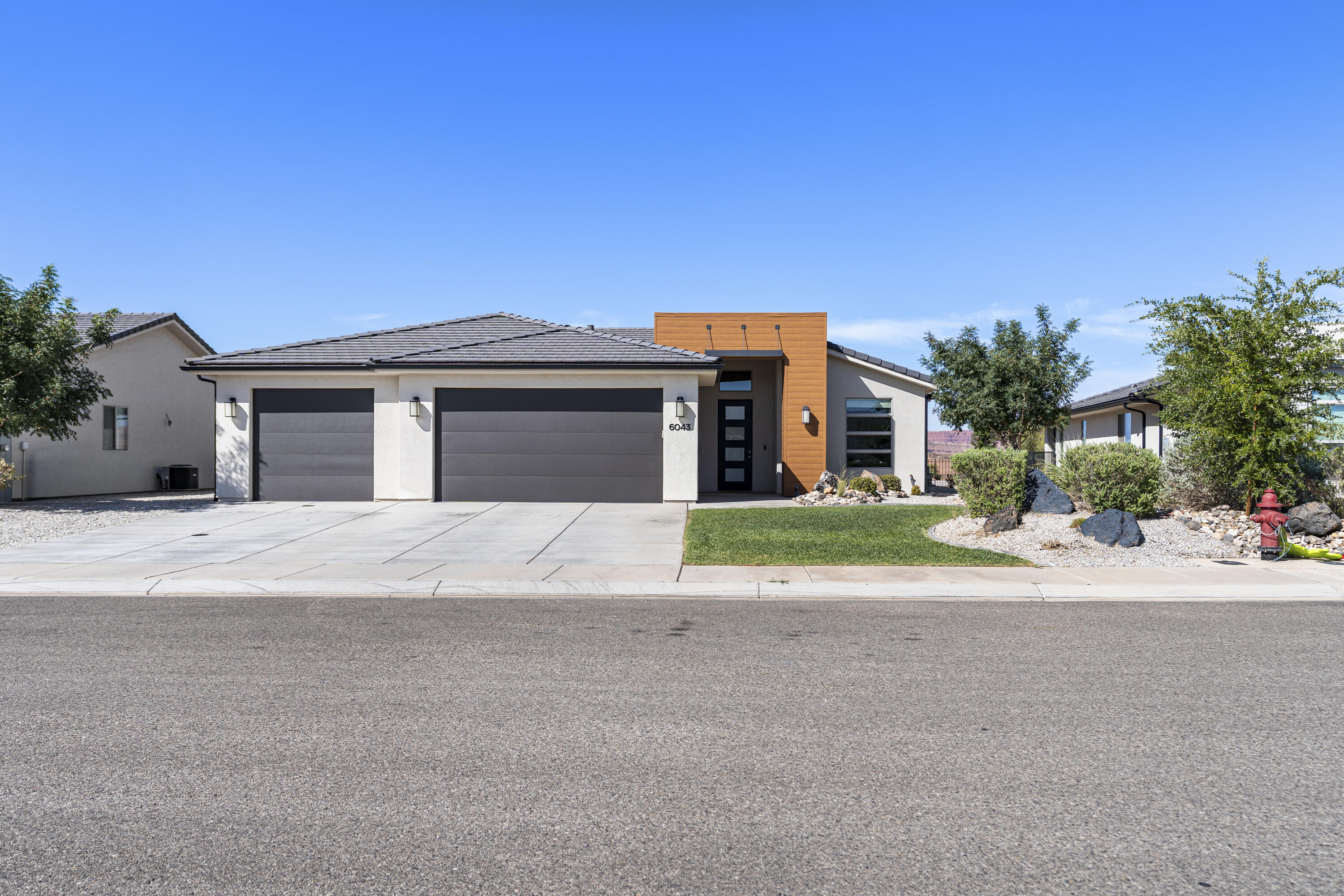 6043 South Hydrangea Way St. George, UT 84790 - Photo 1 of 30 DSC00123