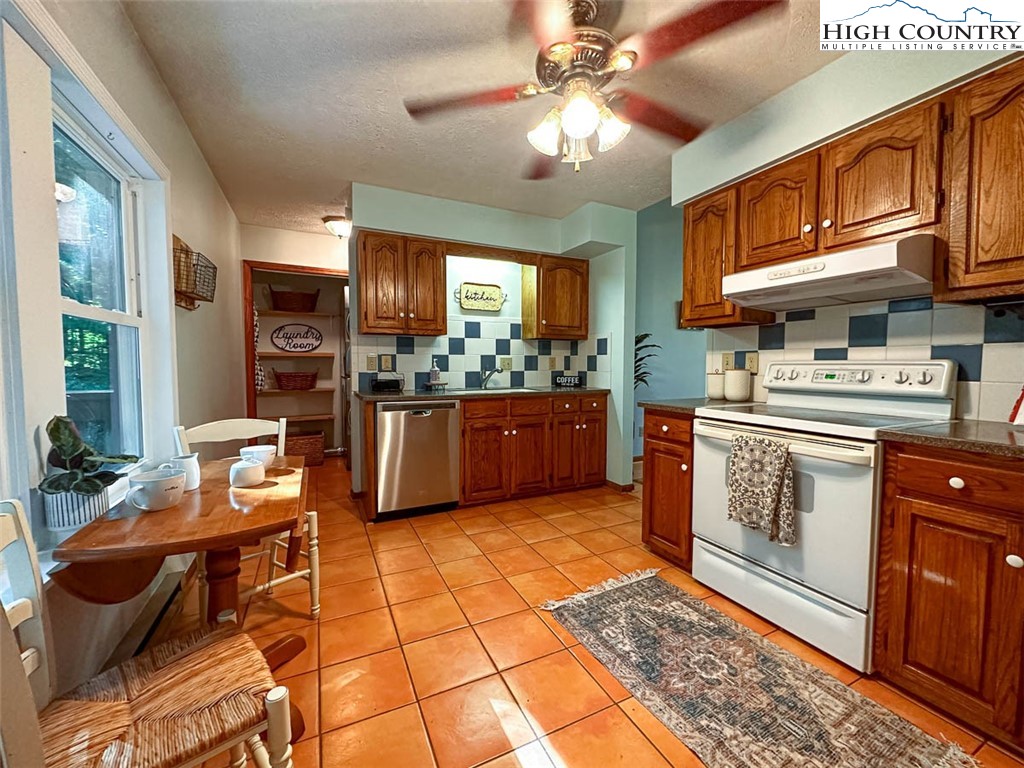 191 High Hopes Boone, NC 28607 - Photo 8 of 40 Gallery Image 8
