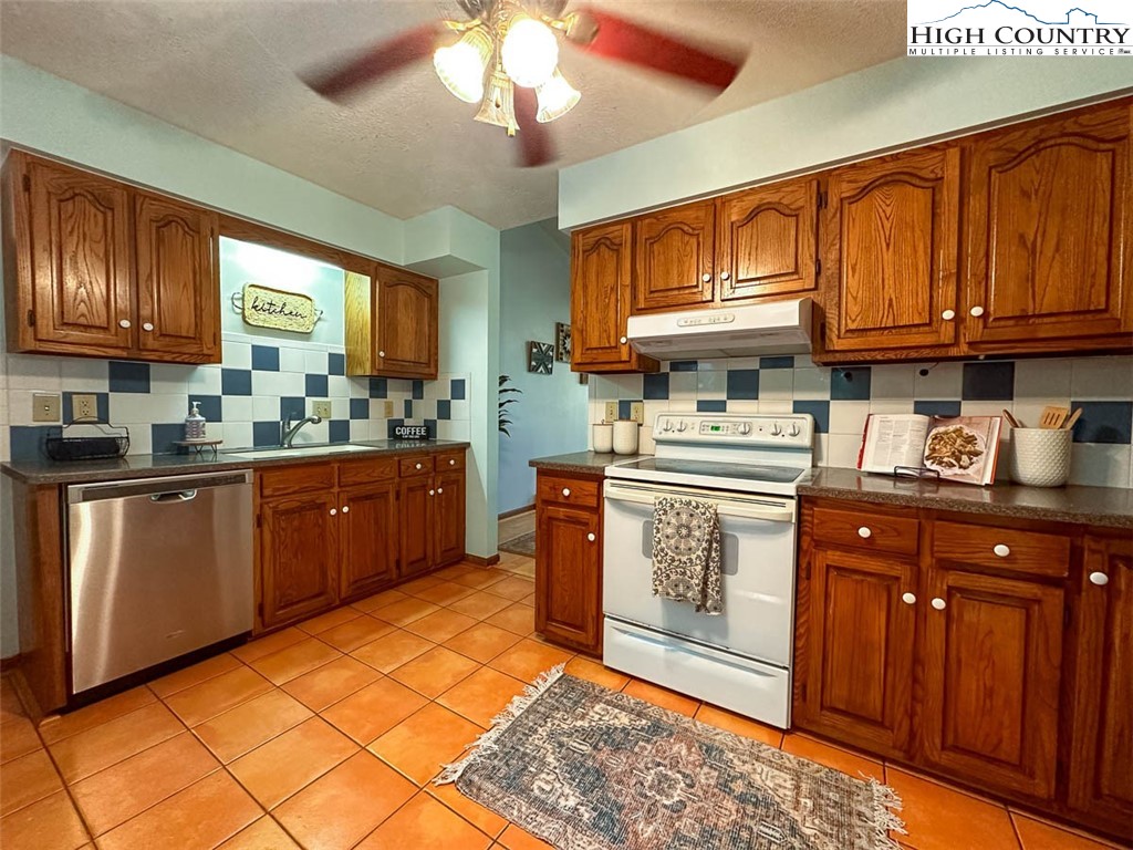 191 High Hopes Boone, NC 28607 - Photo 9 of 40 Gallery Image 9