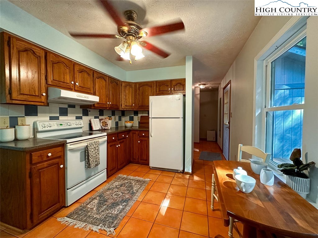 191 High Hopes Boone, NC 28607 - Photo 10 of 40 Gallery Image 10