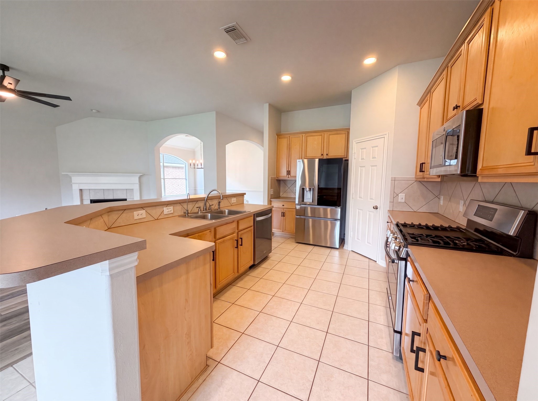 5704 Shady Hollow Court Rosharon, TX 77583 - Photo 2 of 21 Staged Photo