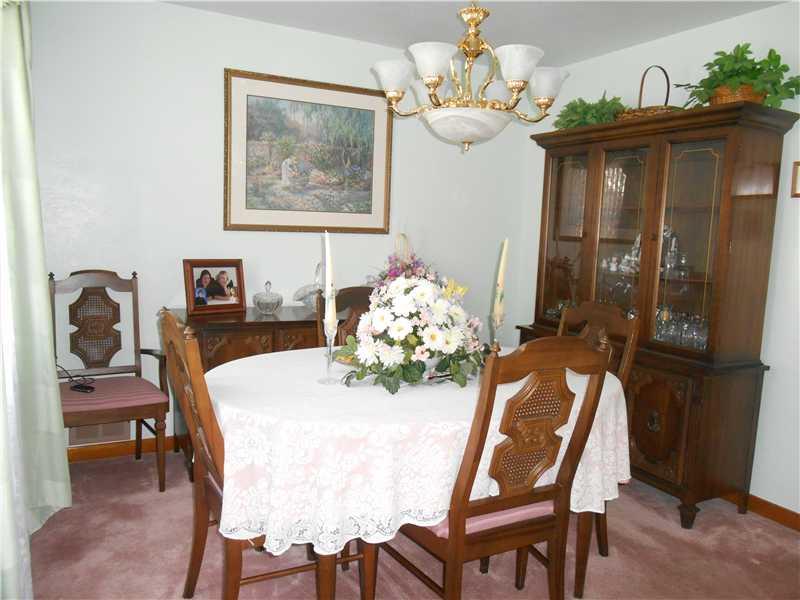 386 Pointview Road Brentwood, PA 15227 - Photo 7 of 25 Dining Room.