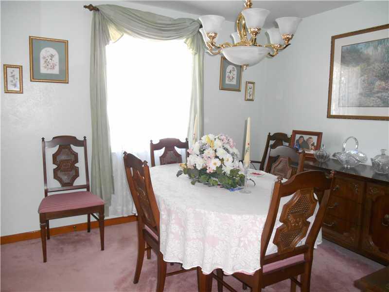 386 Pointview Road Brentwood, PA 15227 - Photo 8 of 25 Dining Room.