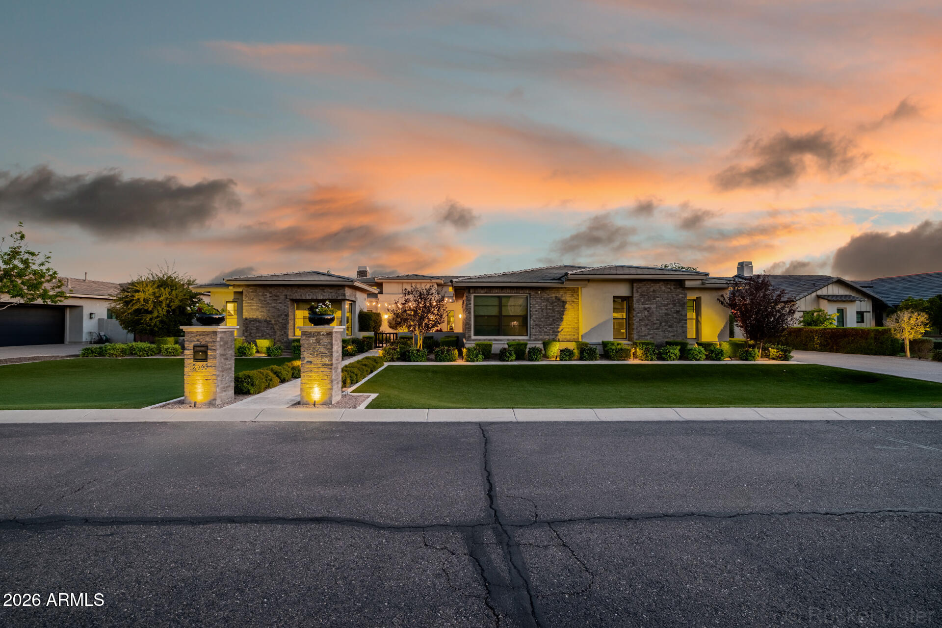 2665 East Hummingbird Way Gilbert, AZ 85297 - Photo 3 of 100 01-Hummingbird