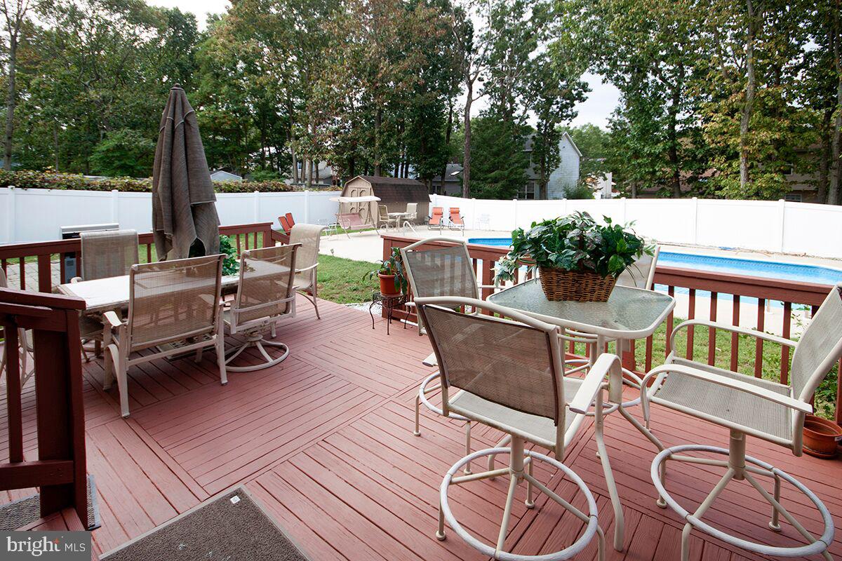10 Crisfield Road Sicklerville, NJ 08081 - Photo 4 of 46 Exterior Back: Deck