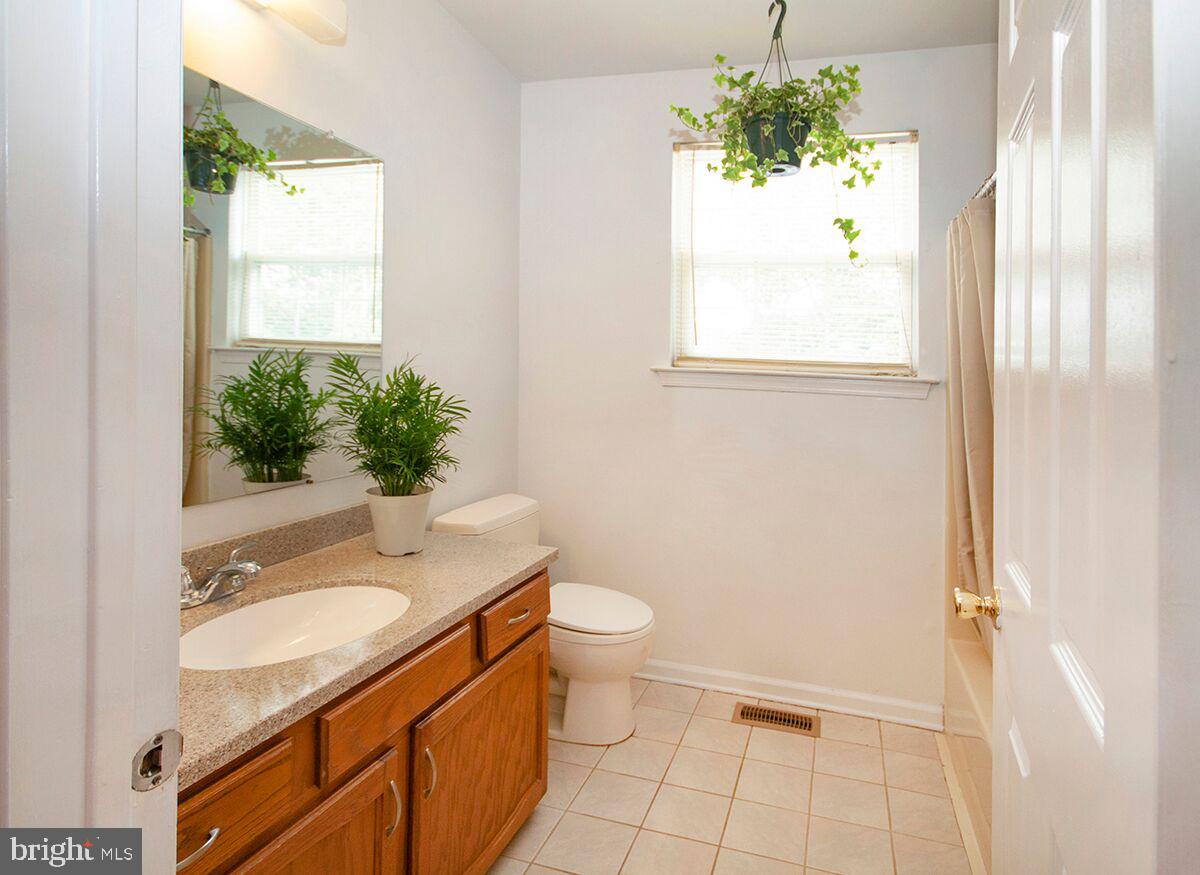 10 Crisfield Road Sicklerville, NJ 08081 - Photo 41 of 46 Main Bathroom: Ceramic Tile Flooring