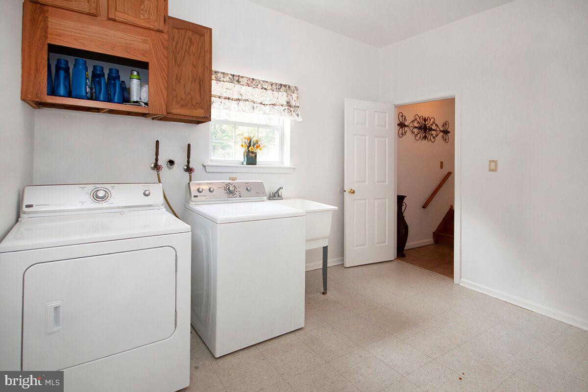 10 Crisfield Road Sicklerville, NJ 08081 - Photo 44 of 46 Main Level Laundry