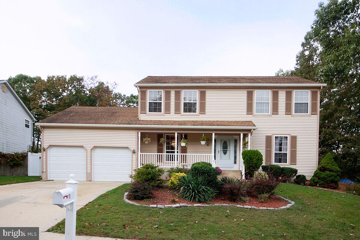 10 Crisfield Road Sicklerville, NJ 08081 - Photo 7 of 46 Exterior Front: Two Car Driveway