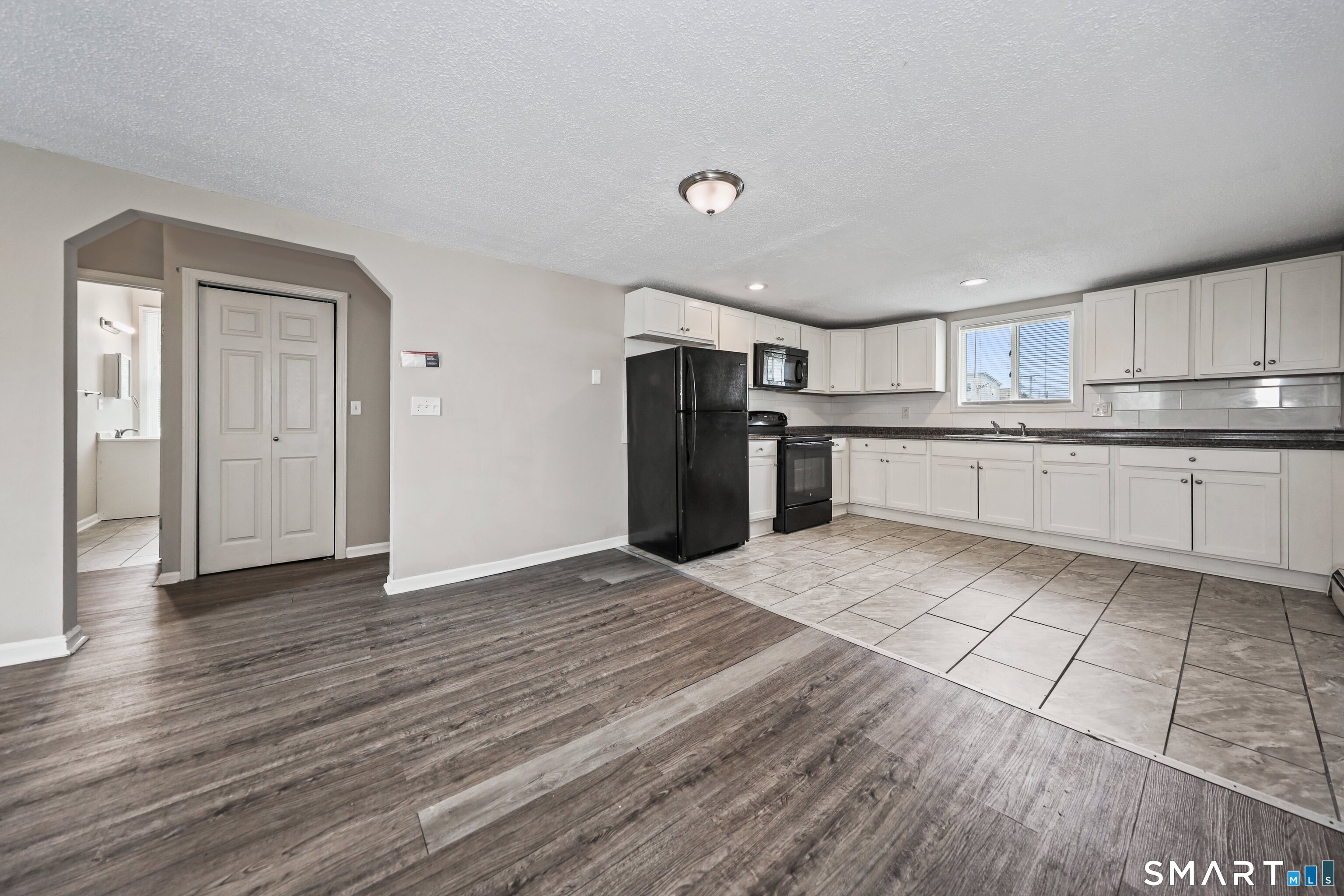 21 Hawkins Street, Unit 3 Derby, CT 06418 - Photo 11 of 27