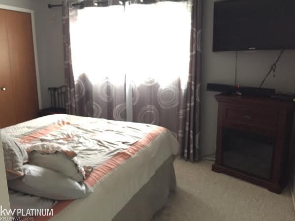 30024 Merrick Warren, MI 48092 - Photo 21 of 33 31298894-20.JPG