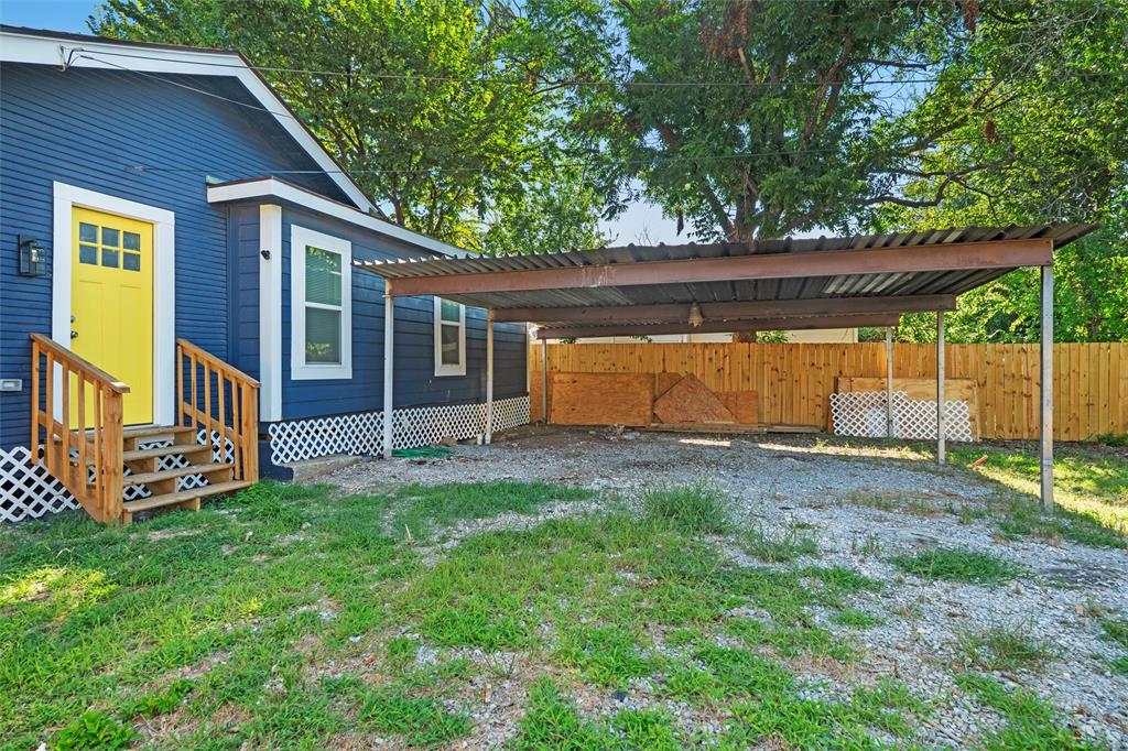 1300 East Baltimore Avenue Fort Worth, TX 76104 - Photo 22 of 25 a view of backyard with green space