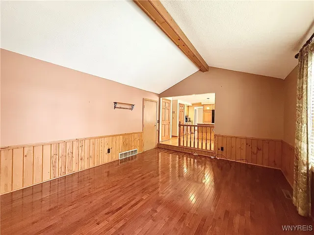 $3,200 | 8 Hummingbird Lane, Amherst, NY 14228