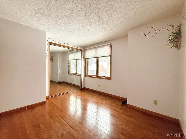 $3,200 | 8 Hummingbird Lane, Amherst, NY 14228